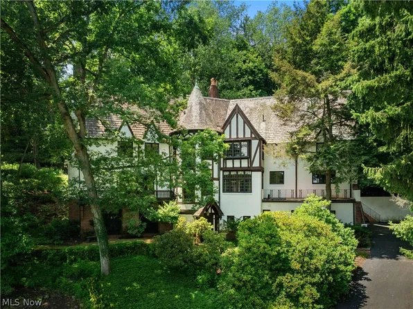 2421 Brentwood Rd NW, Canton, OH 44708