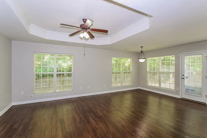 3 bed, 2.0 bath, 1344 sqft, $1,545 — Photo 2