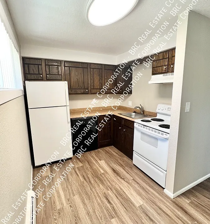 591 W Prentice Ave #101