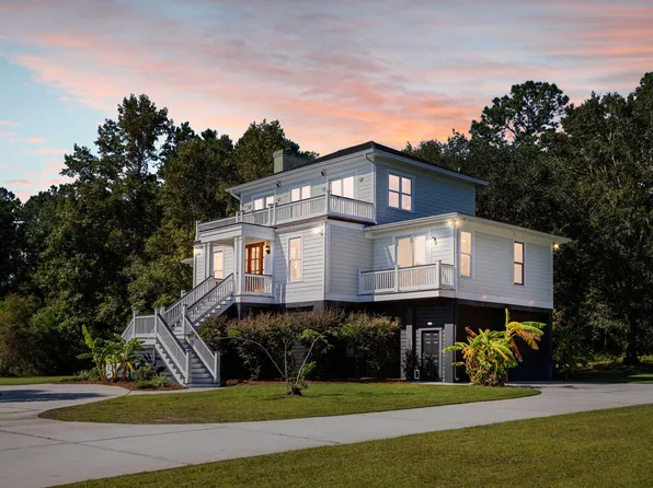 7848 Pelican Bay Dr, Awendaw, SC 29429