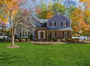 21 Bell Dr, Morristown, NJ 07960