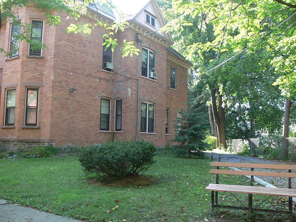 1059 Gillespie Street