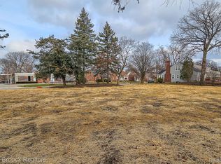 12787 Borgman Ave, Huntington Woods, MI 48070