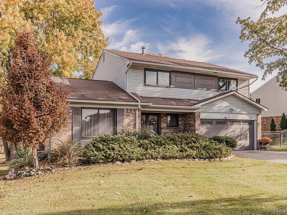 1st image of 4766 Parkridge Dr