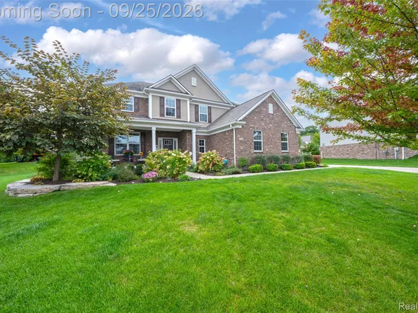 6206 Ardmore Ct, Clarkston, MI 48348