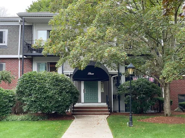 80 Walnut St Unit 306, Canton, MA 02021