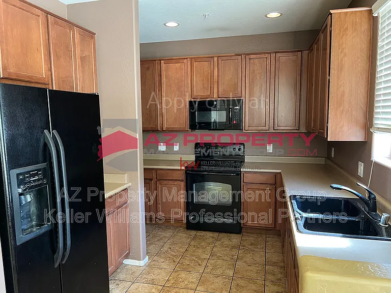 15240 N 142nd Ave #1121 — Photo 3