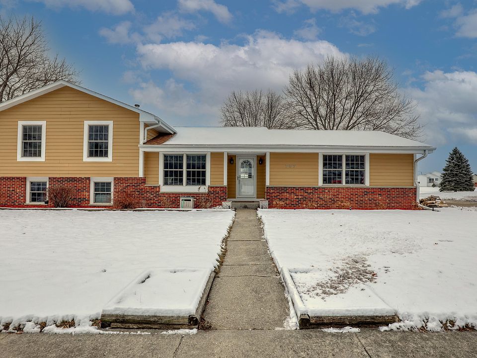 1st image of 707 Sandy Acre Dr