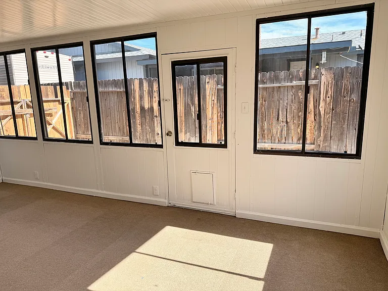 525 E Gault Way — Photo 14