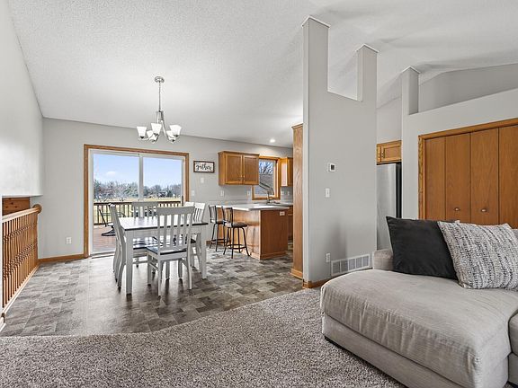3rd image of 600 3rd St SW