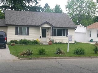 514 Spruce St, Mount Morris, MI 48458