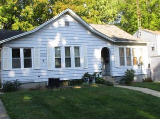 609 S Clayton St #1/2, Bloomington, IL