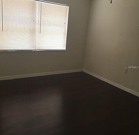 5th image of 302 Palm Leaf Ave