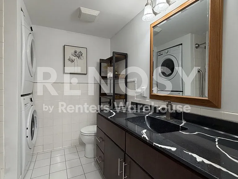 198 6th St E #501 — Photo 9