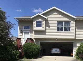 2231 Oakleaf St, Coralville, IA 52241