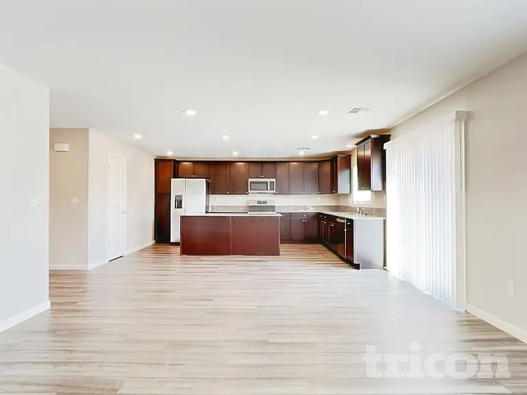 8958 Elk Ravine Dr — Photo 3