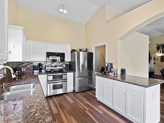 5th image of 1519 E Park Ave