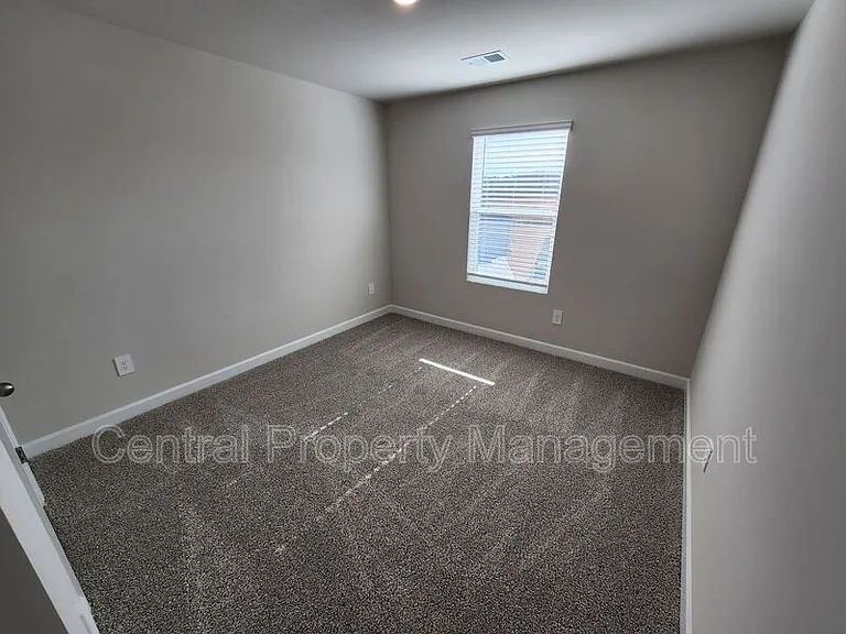 628 Orsman Trl — Photo 20