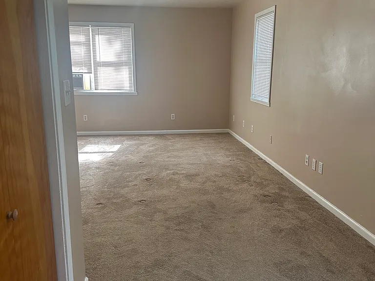 2322 Orleans Ave — Photo 6