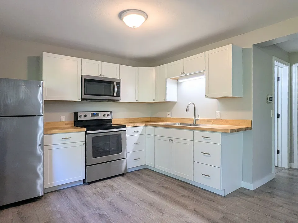 179 Dinsmore