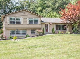 8 Raymond Dr, Wilbraham, MA 01095