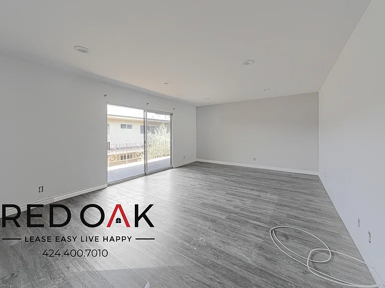 10741 Moorpark St #30 — Photo 1