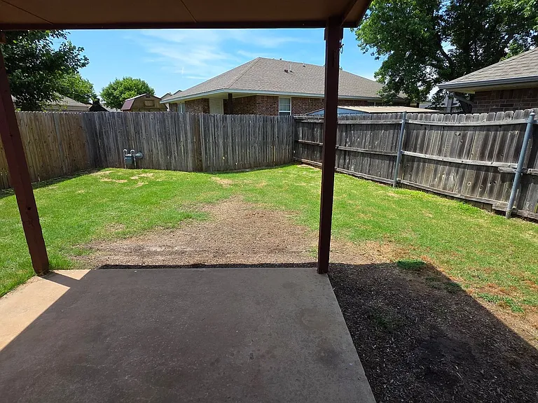 621 Stoneridge Dr — Photo 31