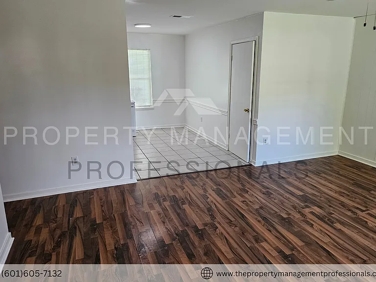 1732 Brookhollow Cir — Photo 4