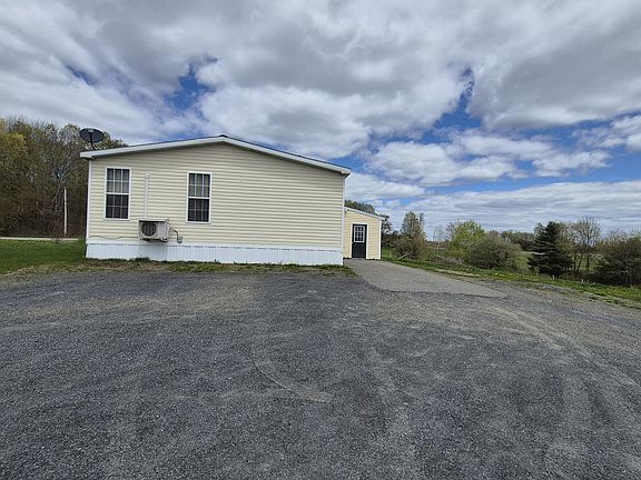 3rd image of 210 Pond Road