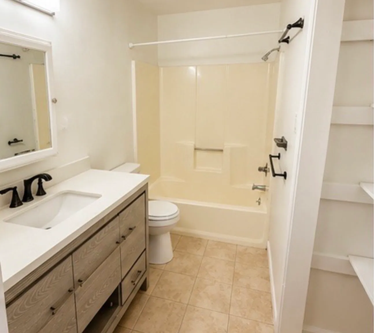 1 bed, $1,000 — Photo 2