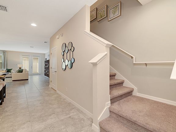 Inviting area to living area