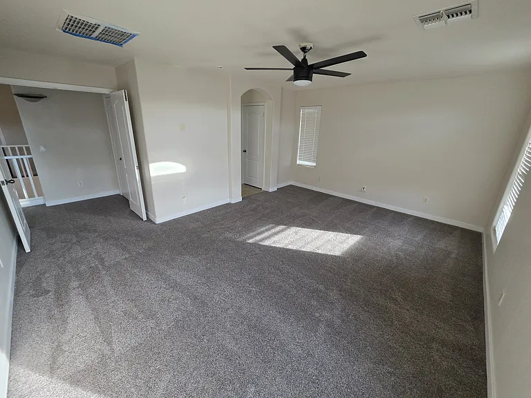 563 E Angeline Ave — Photo 12