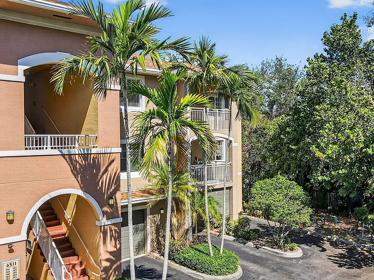 6511 Emerald Dunes Dr #304 — Photo 2