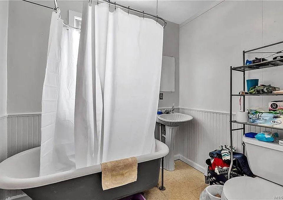 2nd image of 62 Hartman Pl #2