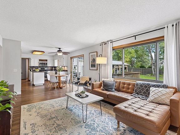 5th image of 9136 Pinehurst Rd