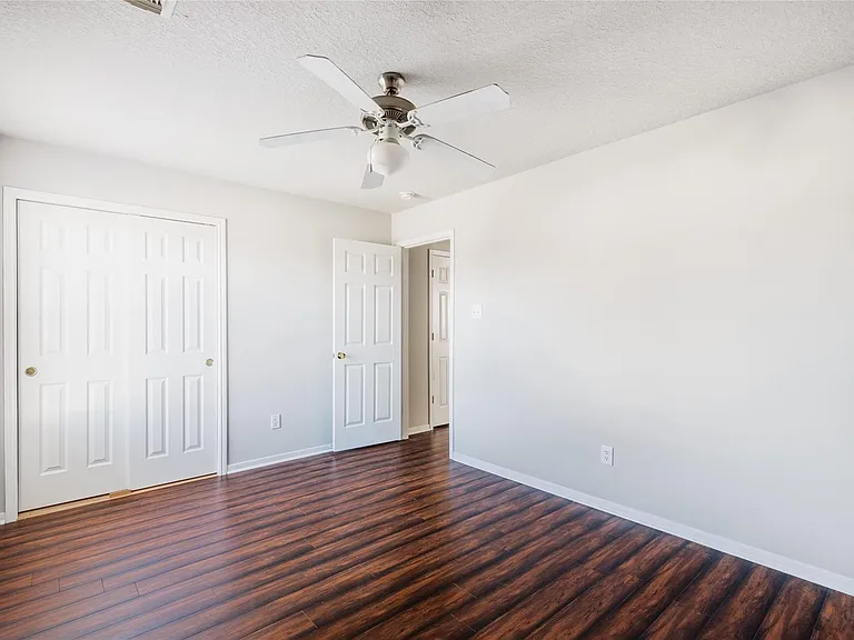 15410 Fir Woods Ln — Photo 22