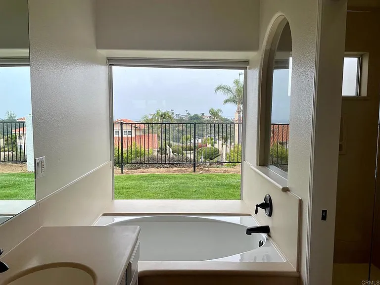 4451 Coastline Ave — Photo 17