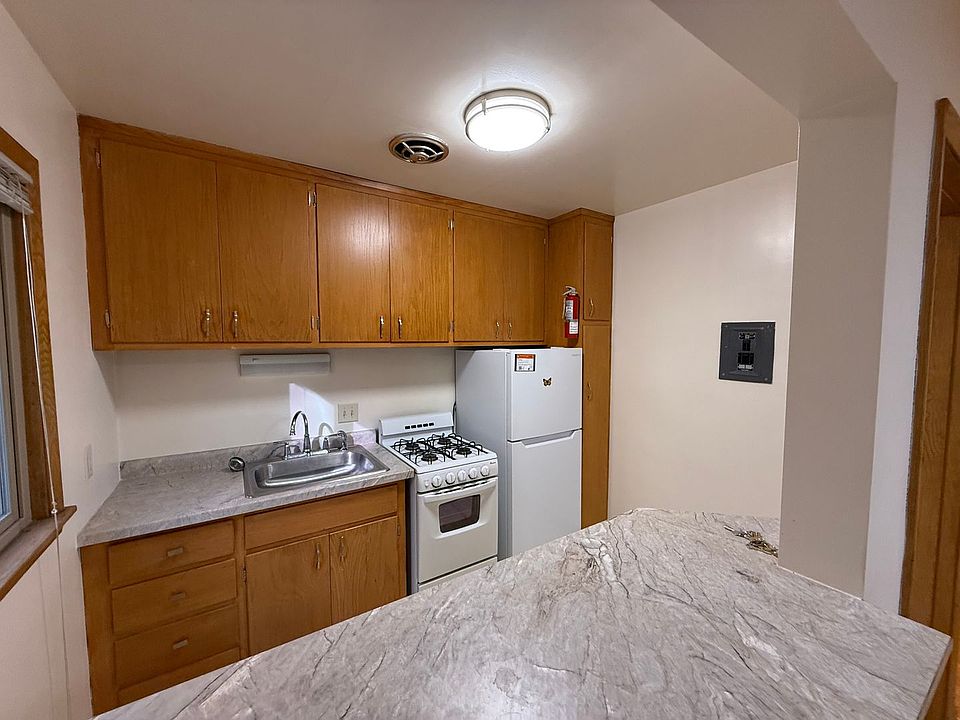 1st image of 647 Cleveland Ave S APT 6
