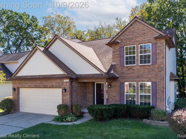 2227 Forest Hills Dr