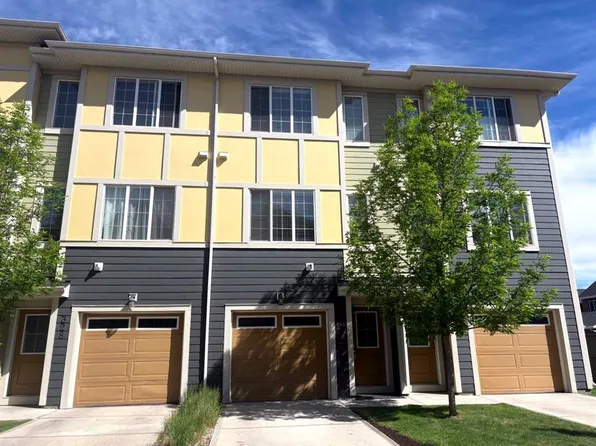 330 Marquis Ln SE, Calgary, AB T3M 2G8