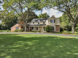 544 Rob Roy Ct, Inverness, IL 60067