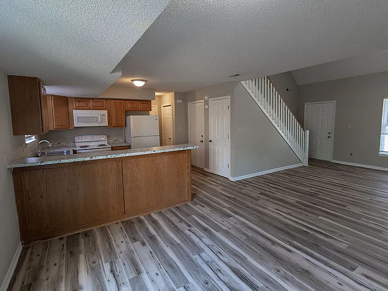 3716 Hermitage Rd — Photo 7
