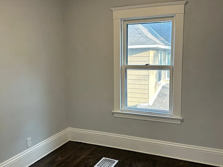 2245 Johnson St NE — Photo 10
