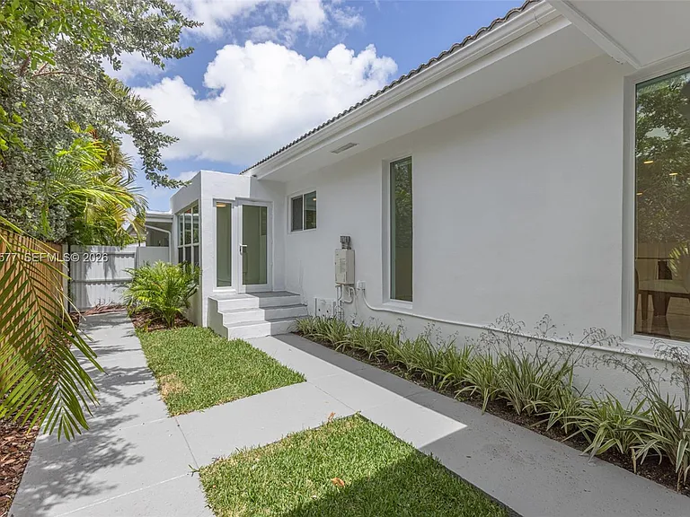 1690 Daytonia Rd — Photo 81