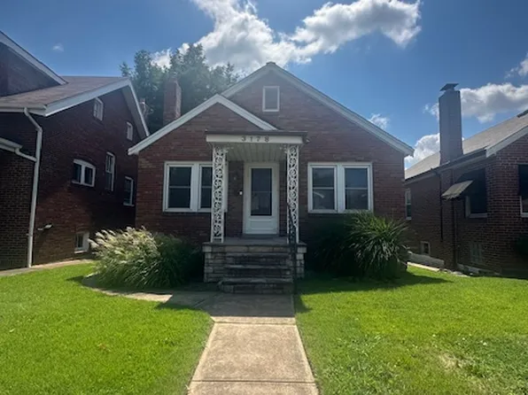 3178 Watson Rd, Saint Louis, MO 63139