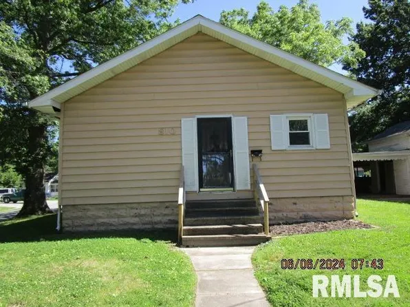 810 E Main St, Benton, IL 62812