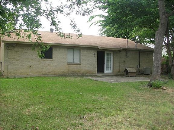 4th image of 14820 Green Valley Dr