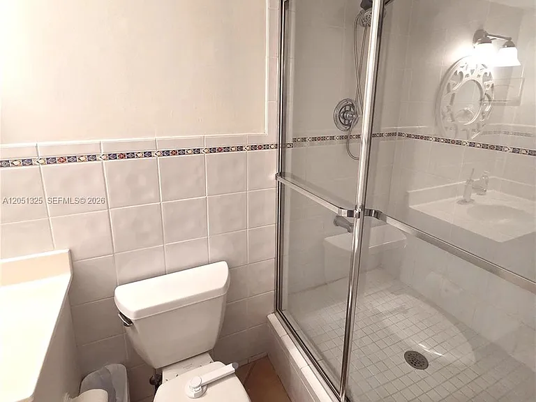 2625 Collins Ave #1506 — Photo 17