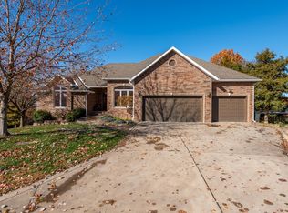 1089 W Woodhill Ct, Springfield, MO 65810