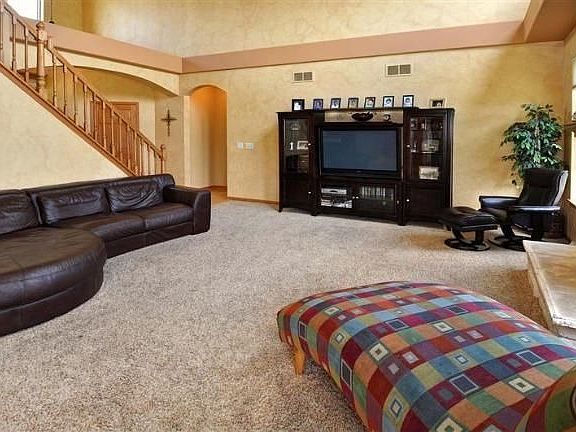 4th image of W273N1606 Riverland Ct